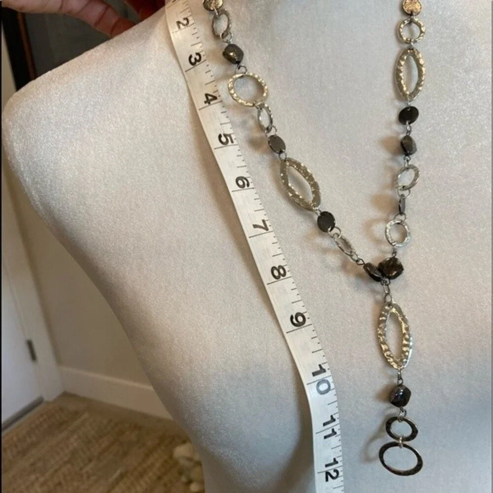 Hammered Silver and Stone Art Deco necklace. Adjustable length